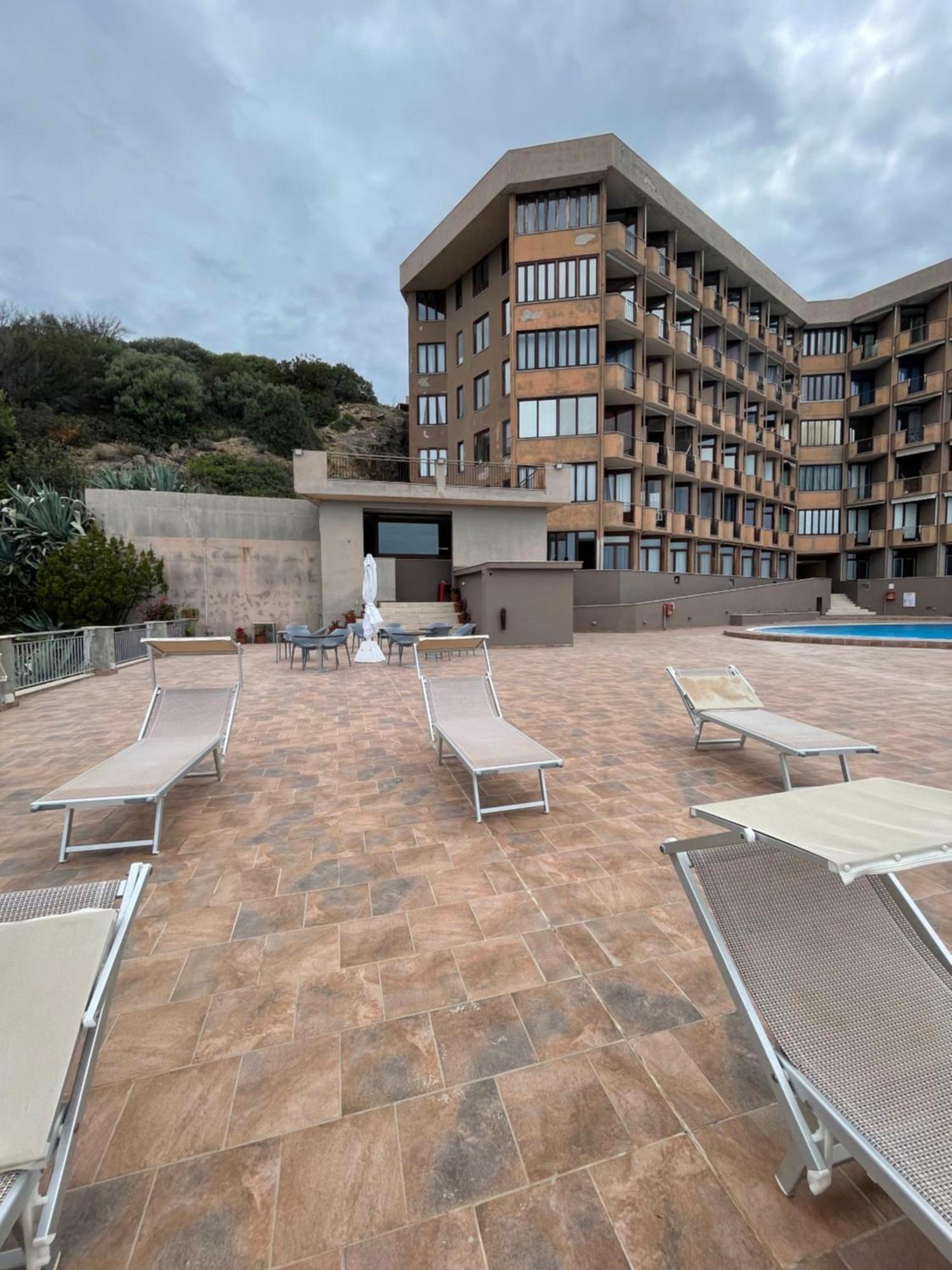 Gli Appartamenti Di Francuzzo Teulada Bagian luar foto